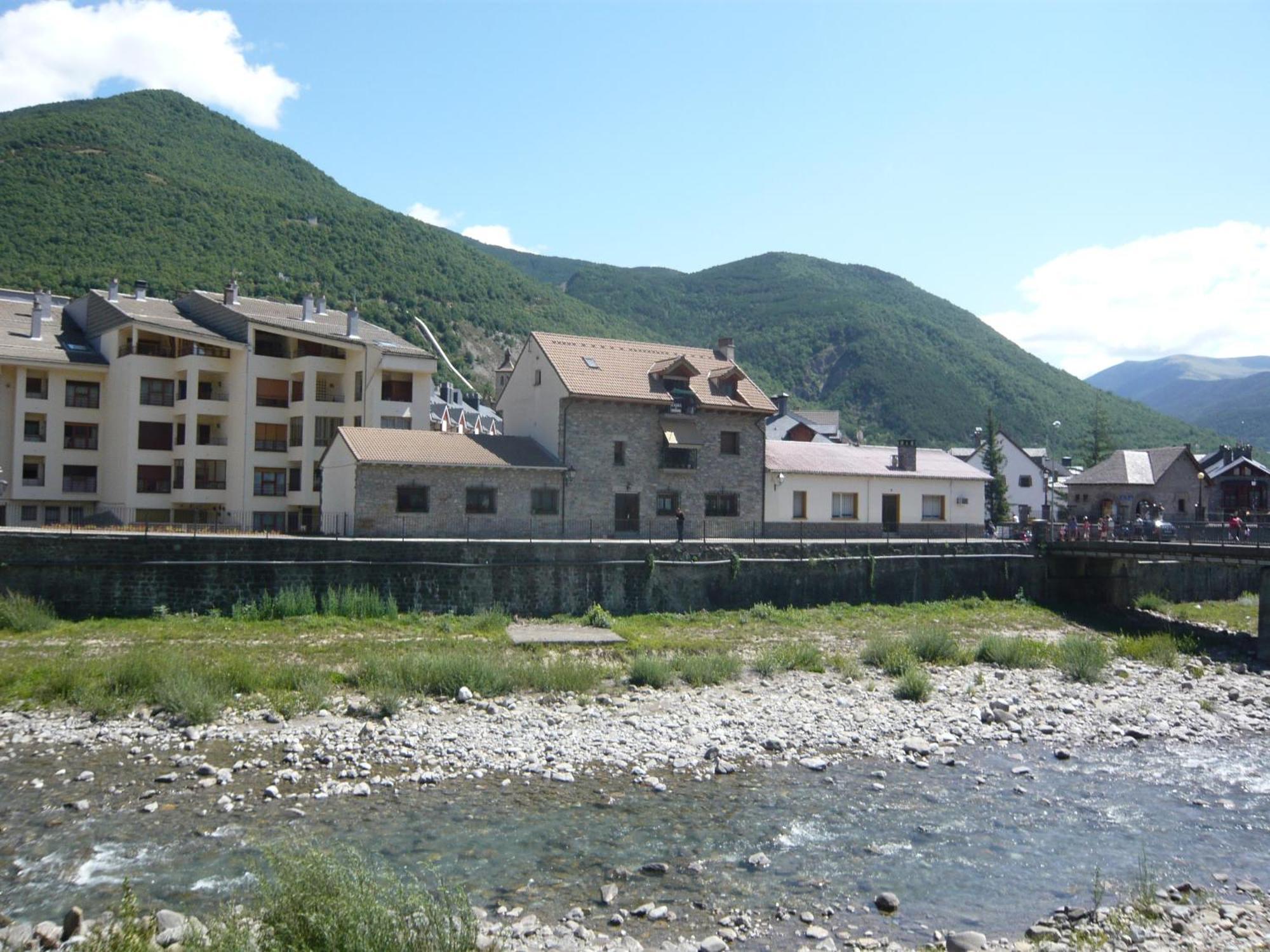 Biescas-Pirineo-Relax Apartment Ngoại thất bức ảnh